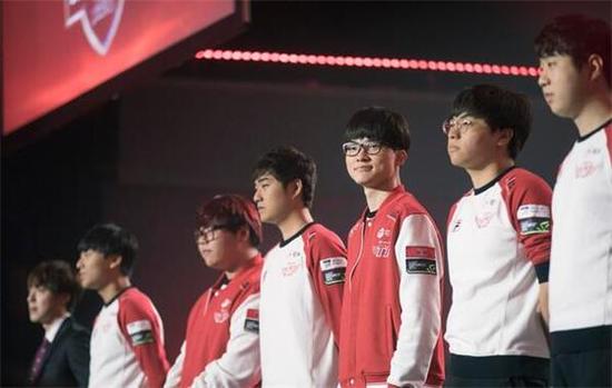 使得他成为 使得他成为