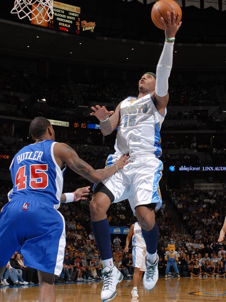 展现出了顽 展现出了顽