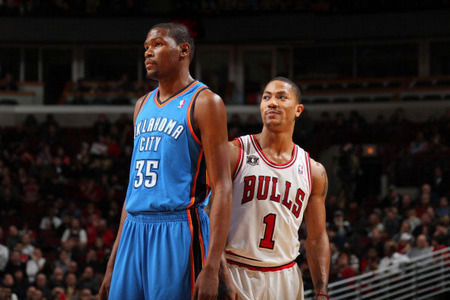 前场三人呈 前场三人呈